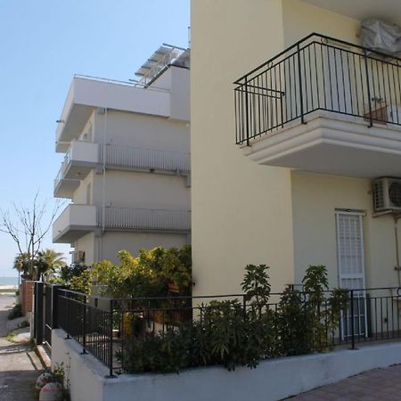 Lungomare Sud Apartment Alba Adriatica Exterior photo