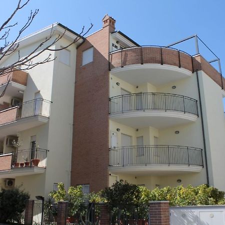 Lungomare Sud Apartment Alba Adriatica Exterior photo